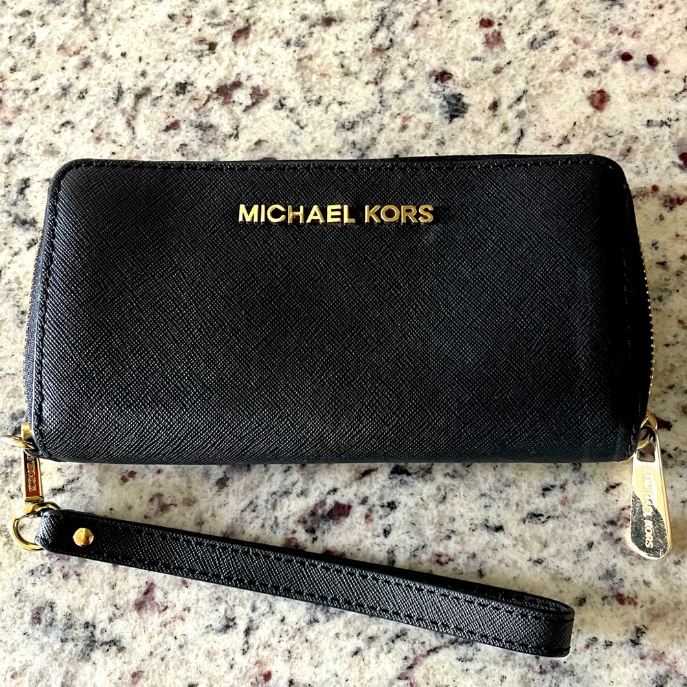 Michael Kors Zippered Wallet
